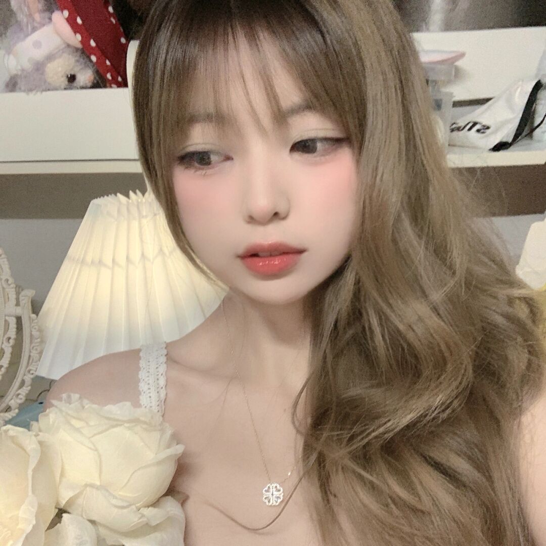 《网红求婚现场翻车，女方当场黑脸走人》配图