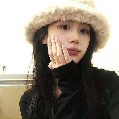 《选秀节目选手被曝私联站姐，聊天记录露骨引脱粉》配图